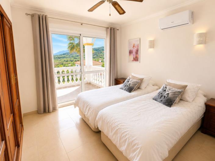 Image No.15-5 Bed Villa for sale