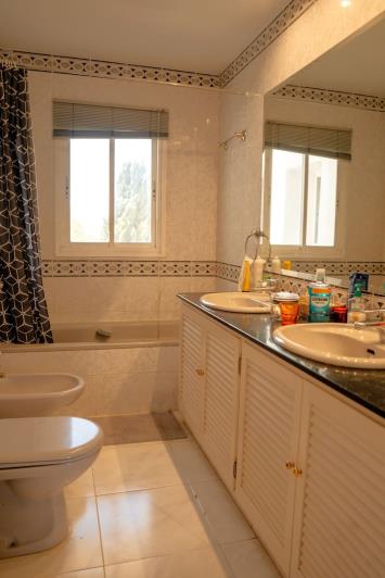 Image No.25-4 Bed Apartment for sale