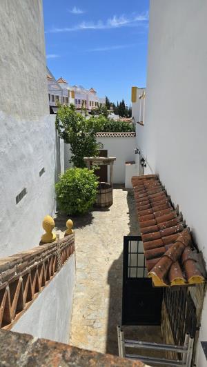 Image No.12-4 Bed Townhouse for sale
