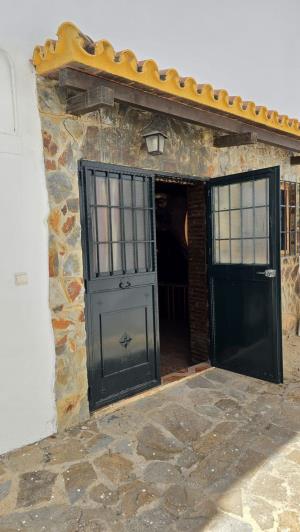 Image No.16-4 Bed Townhouse for sale