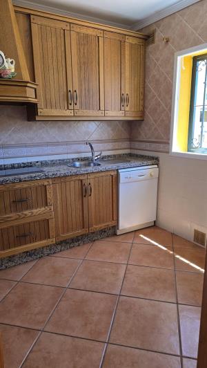 Image No.19-4 Bed Townhouse for sale