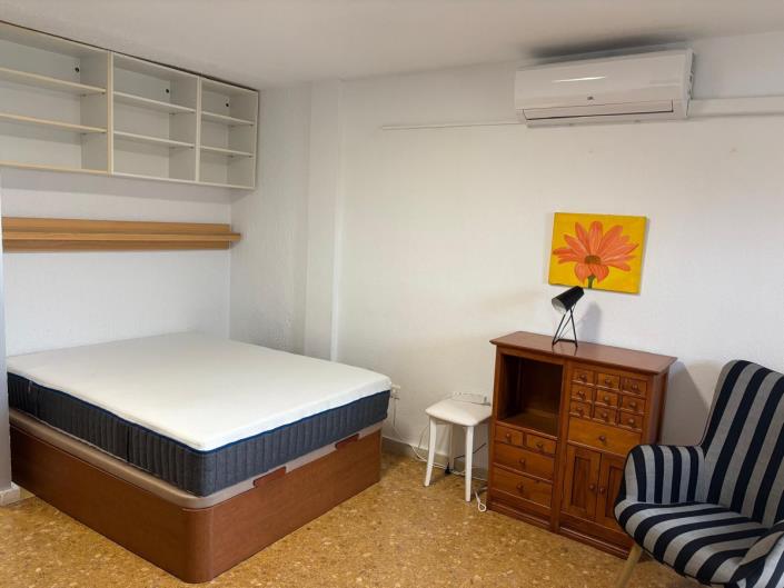 Image No.2-1 Bed Studio for sale