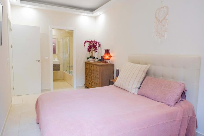 Image No.10-3 Bed Apartment for sale