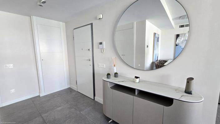 Image No.18-4 Bed Apartment for sale