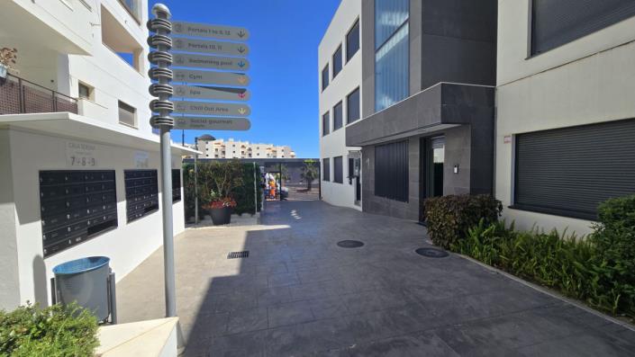 Image No.50-4 Bed Apartment for sale