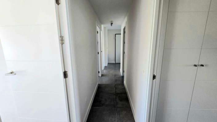 Image No.12-4 Bed Apartment for sale