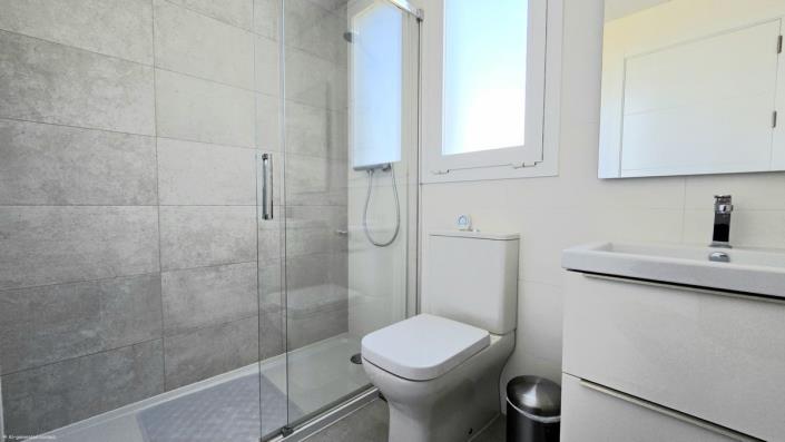 Image No.20-4 Bed Apartment for sale