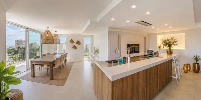 Image No.2-5 Bed Villa for sale