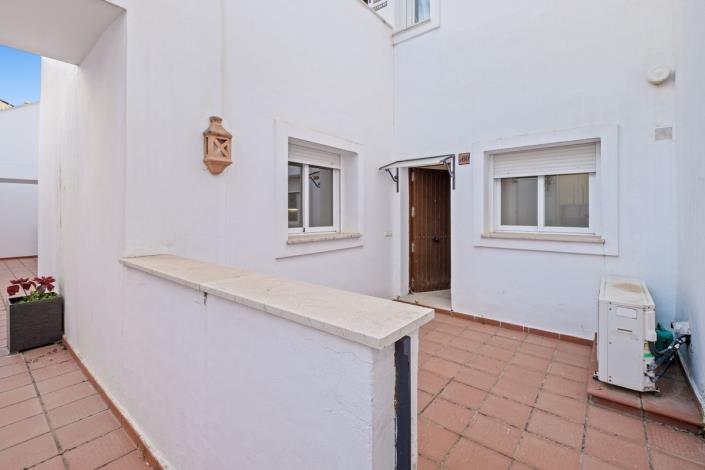 Image No.25-2 Bed Apartment for sale