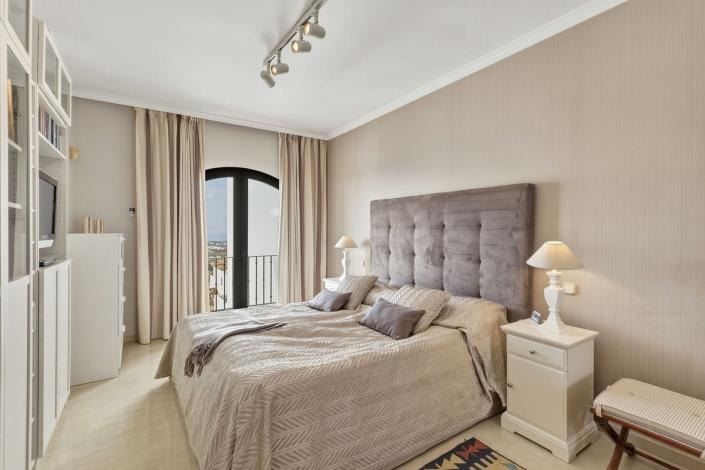 Image No.11-2 Bed Apartment for sale