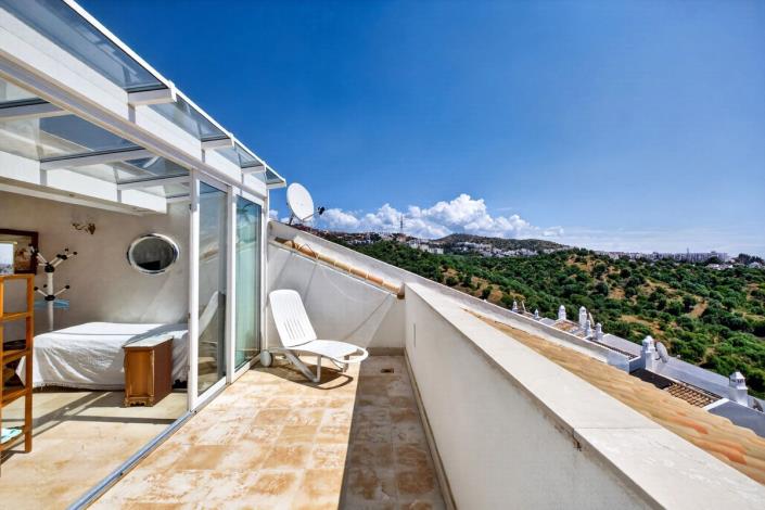 Image No.2-4 Bed Townhouse for sale