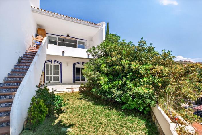 Image No.18-4 Bed Townhouse for sale