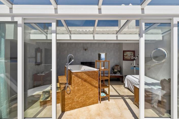 Image No.24-4 Bed Townhouse for sale