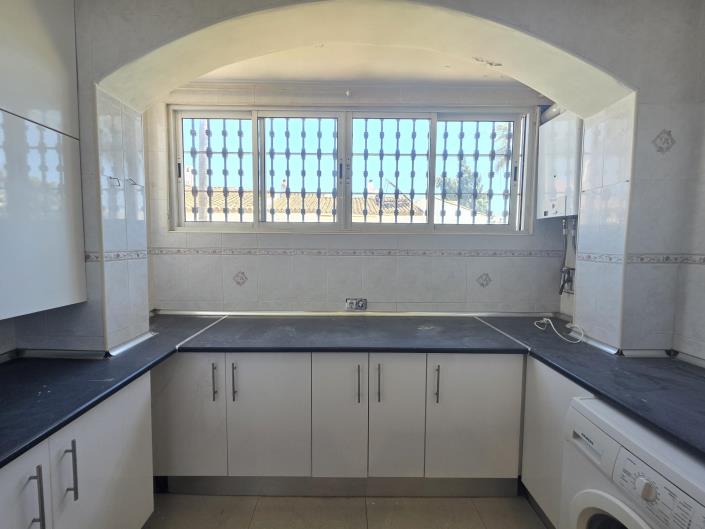 Image No.8-3 Bed Townhouse for sale
