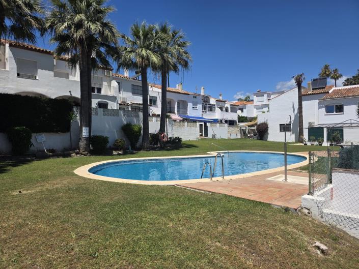 Image No.27-3 Bed Townhouse for sale
