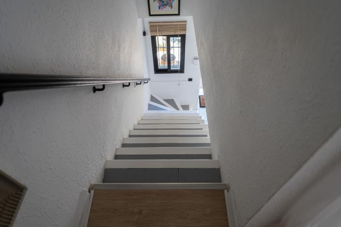 Image No.16-2 Bed Semi-Detached for sale