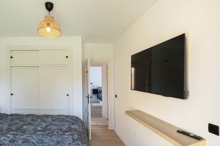 Image No.18-2 Bed Semi-Detached for sale