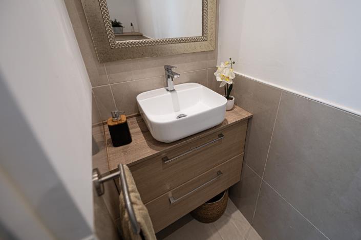 Image No.21-2 Bed Semi-Detached for sale