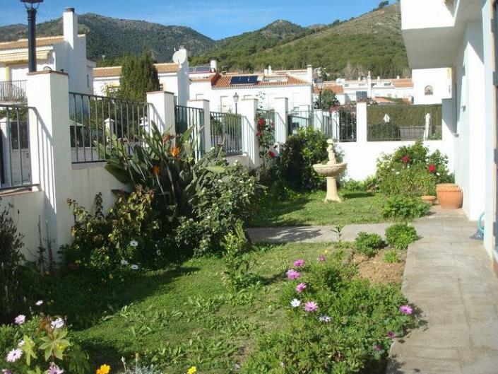 Image No.26-3 Bed Townhouse for sale