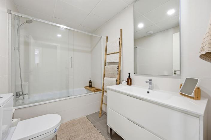 Image No.21-3 Bed Apartment for sale