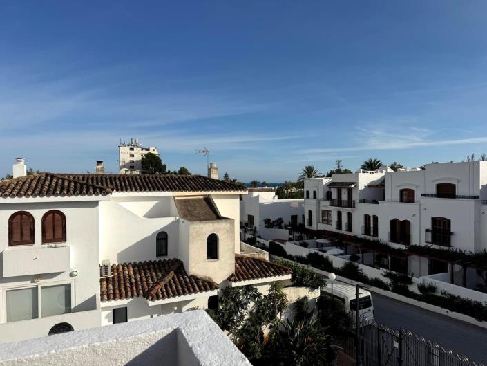 Image No.8-3 Bed Townhouse for sale