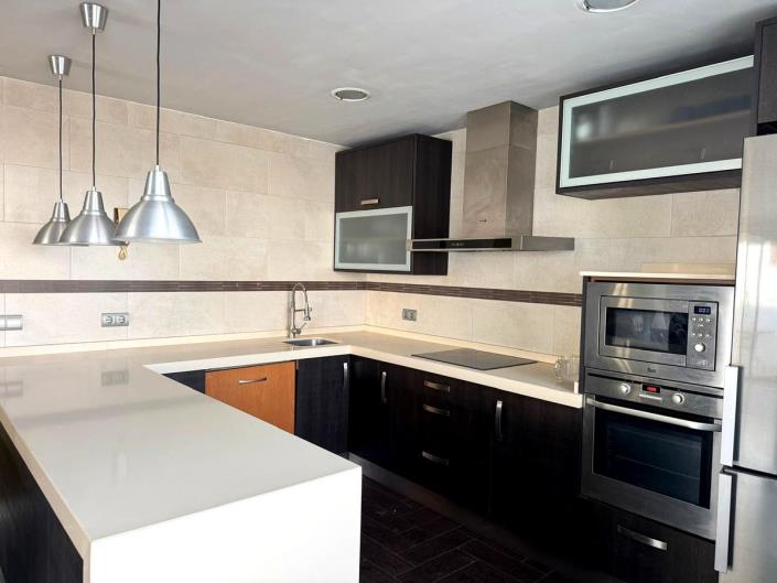 Image No.11-3 Bed Townhouse for sale
