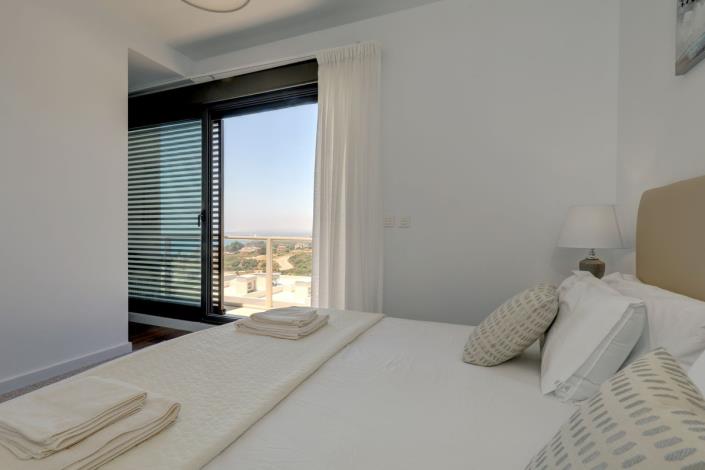 Image No.7-4 Bed Townhouse for sale