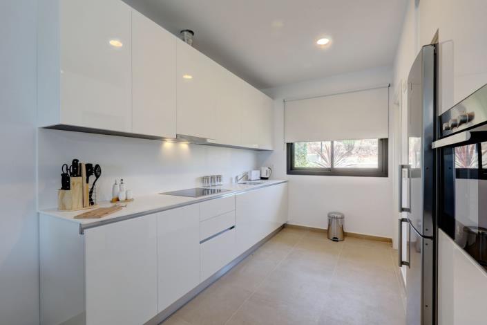 Image No.18-4 Bed Townhouse for sale