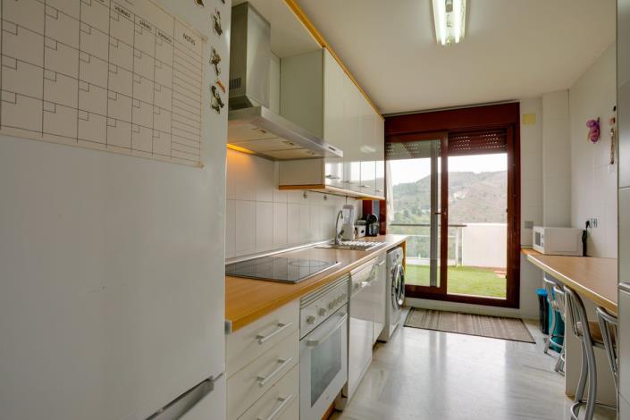 Image No.12-2 Bed Apartment for sale
