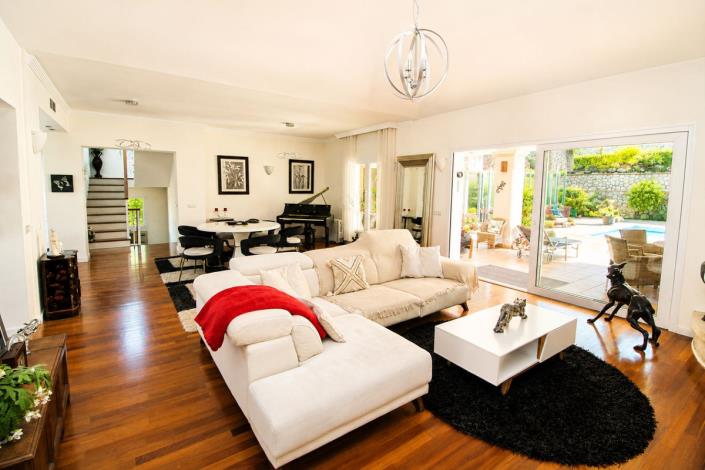 Image No.4-6 Bed Villa / Detached for sale