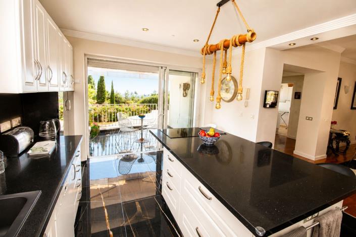 Image No.14-6 Bed Villa / Detached for sale