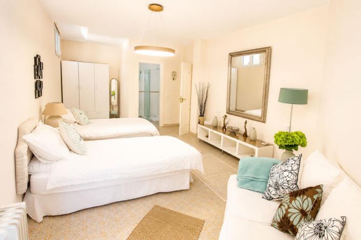 Image No.26-6 Bed Villa / Detached for sale