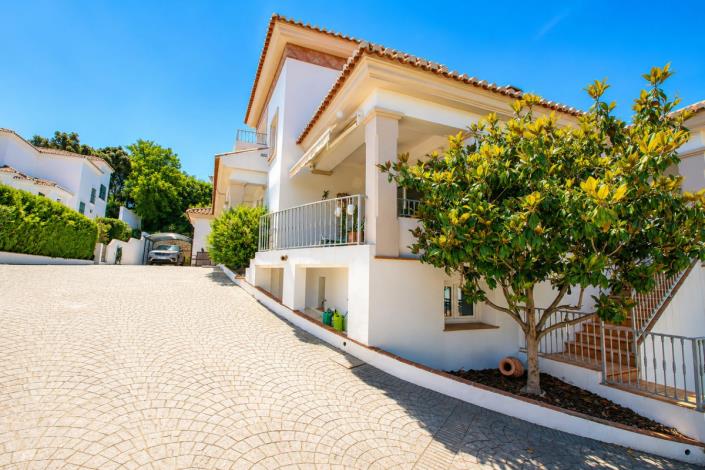 Image No.41-6 Bed Villa / Detached for sale