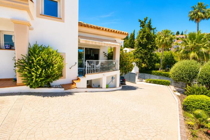 Image No.42-6 Bed Villa / Detached for sale