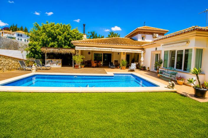 Image No.43-6 Bed Villa / Detached for sale