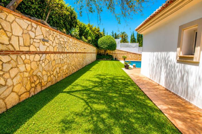 Image No.44-6 Bed Villa / Detached for sale