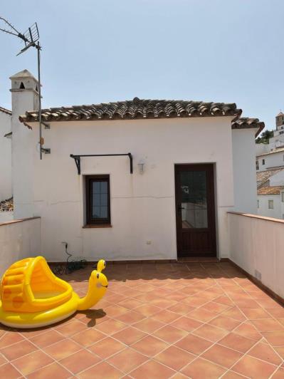 Image No.30-3 Bed Townhouse for sale