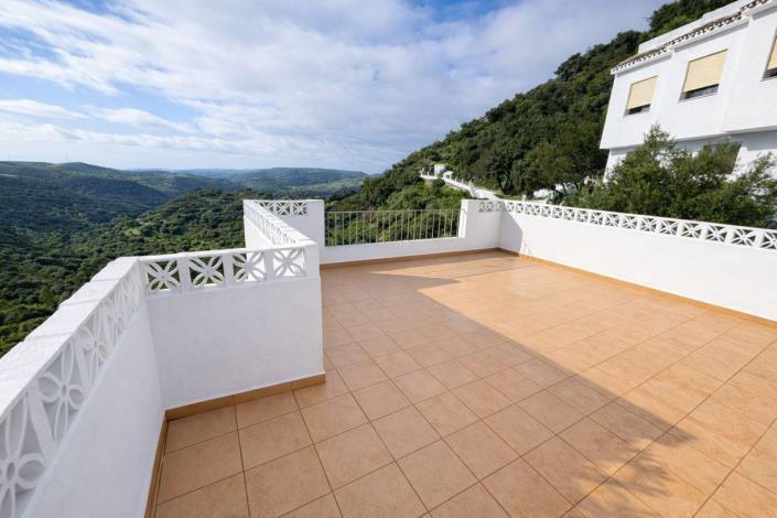 Image No.2-3 Bed Townhouse for sale