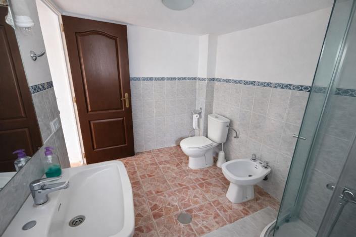 Image No.17-3 Bed Townhouse for sale