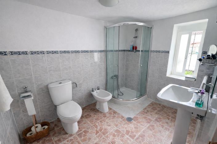 Image No.19-3 Bed Townhouse for sale