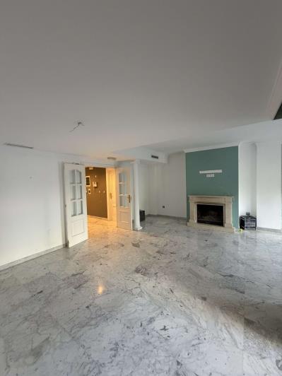 Image No.11-3 Bed Townhouse for sale