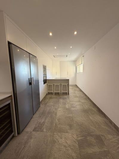 Image No.21-3 Bed Townhouse for sale