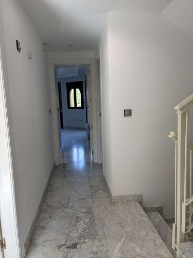 Image No.23-3 Bed Townhouse for sale