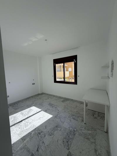Image No.24-3 Bed Townhouse for sale