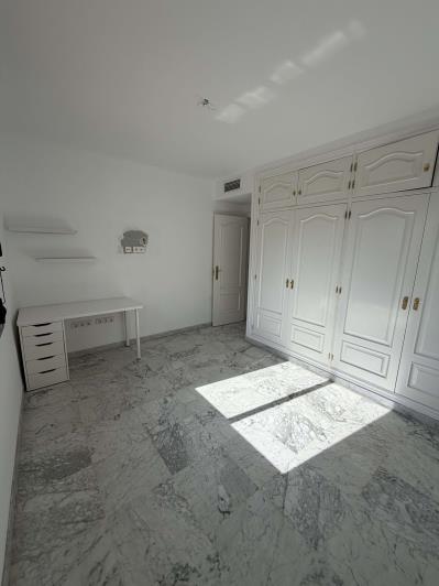 Image No.26-3 Bed Townhouse for sale