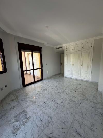 Image No.34-3 Bed Townhouse for sale