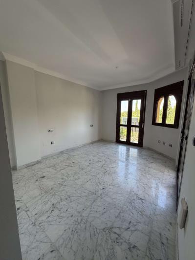 Image No.35-3 Bed Townhouse for sale
