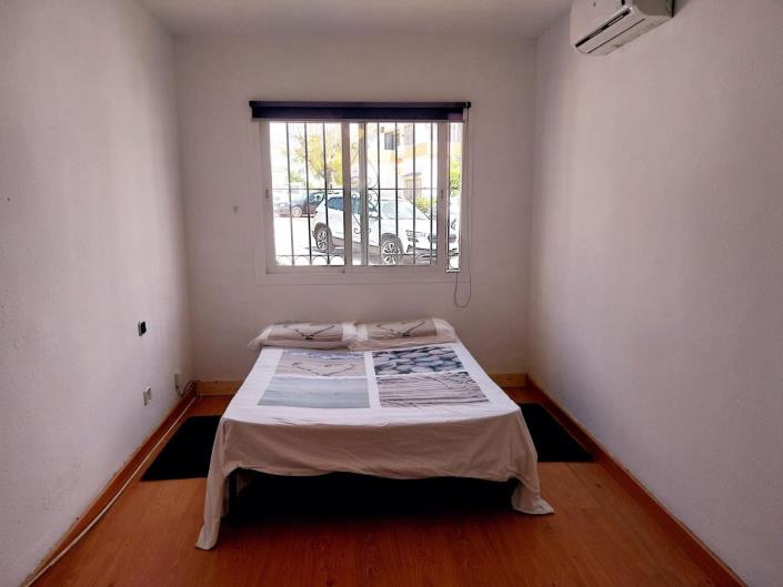 Image No.14-4 Bed Townhouse for sale