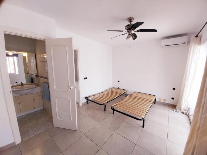 Image No.16-4 Bed Townhouse for sale