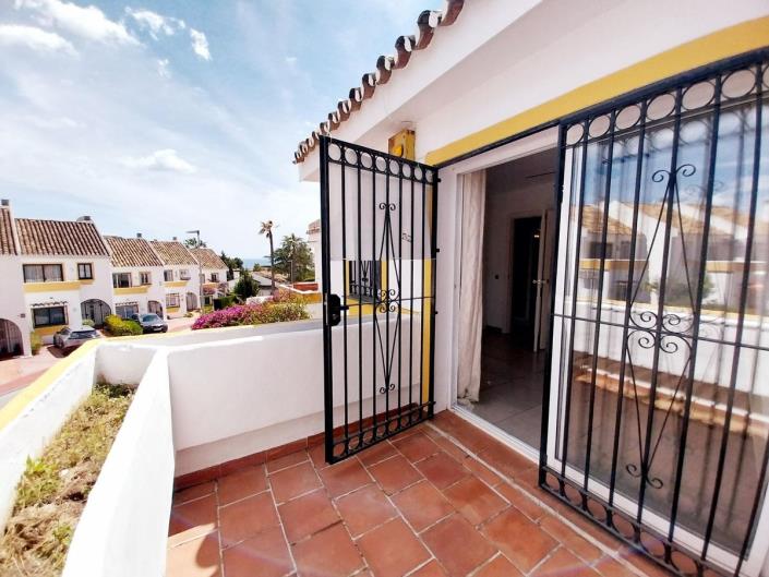 Image No.19-4 Bed Townhouse for sale